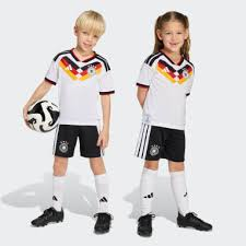 2 Germany 2026 Home in KIDS. "MÜLLER 13" Thomas Müller's name and iconic number 13