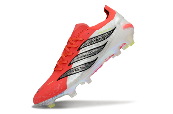 Adidas Predator Elite Laced (Non-Fold-Over Tongue) version. " FREE ITEMS: ADIDAS BOOT BAG AND SHOE SHAPPER "