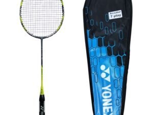 ARCSABER 7 PLAY Yonex Arcsaber 7 Play badminton racket alongside its coordinating black and blue full-length storage cover.
