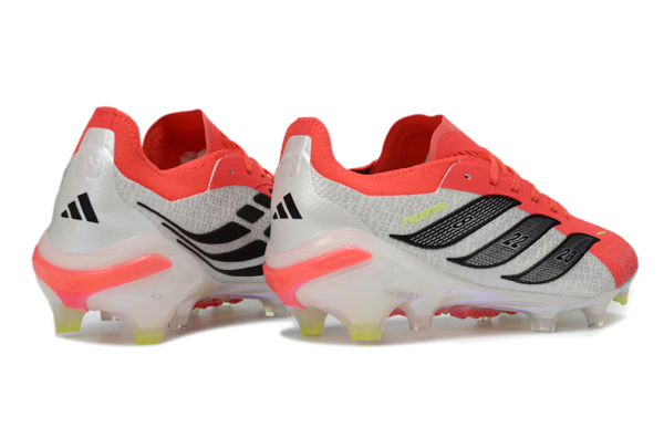 Adidas Predator Elite Laced (Non-Fold-Over Tongue) version. " FREE ITEMS: ADIDAS BOOT BAG AND SHOE SHAPPER "