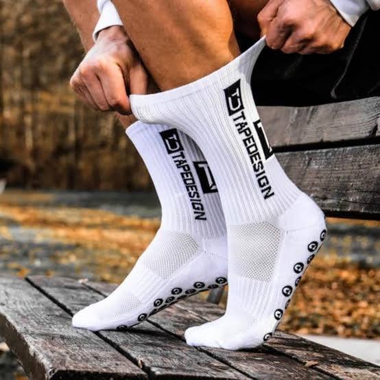 download (1) TAPEDESIGN All round Classic Grip Socks in white