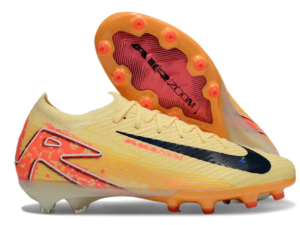 yello Nike Air Zoom Mercurial Vapor 16 Elite AG "Kylian Mbappé" Signature Edition.