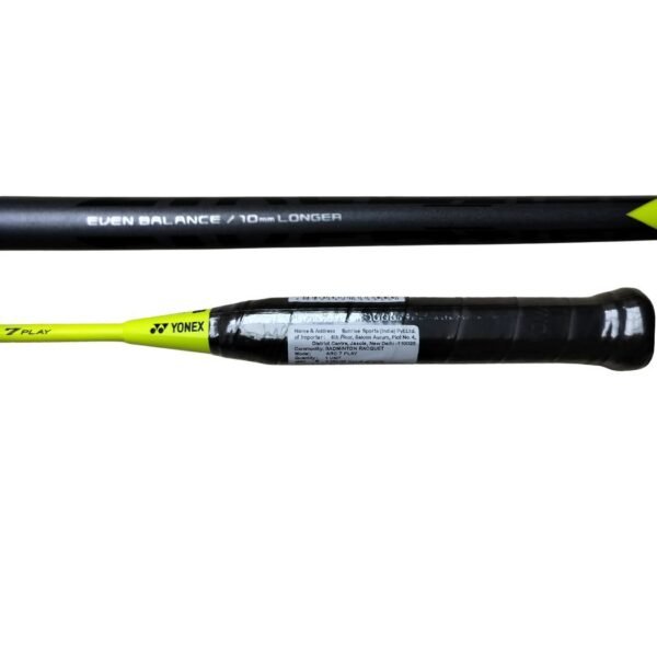 yonex_arcsaber_7_play_badminton_racket_4_ Yonex Arcsaber 7 Play badminton racket alongside its coordinating black and blue full-length storage cover.