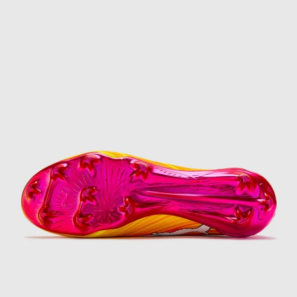 Puma Ultra 6 Ultimate 2026 World Cup "Showtime" Pack.