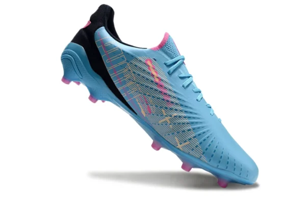 I7aZD2QztYjLGrY22ulC53vYJo PUMA King Ultimate FG/AG "Volume Up" soccer cleats.